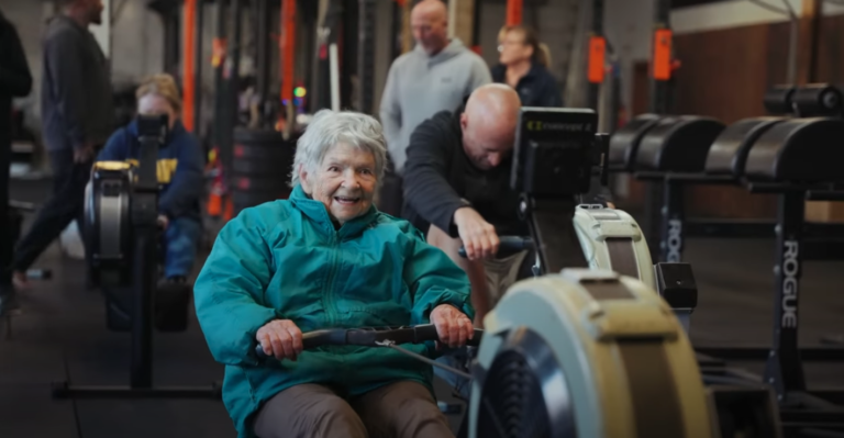 93-year-old Annie Holmes on the rowing machine.