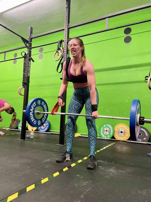 Abi Wynn-Jones deadlifting