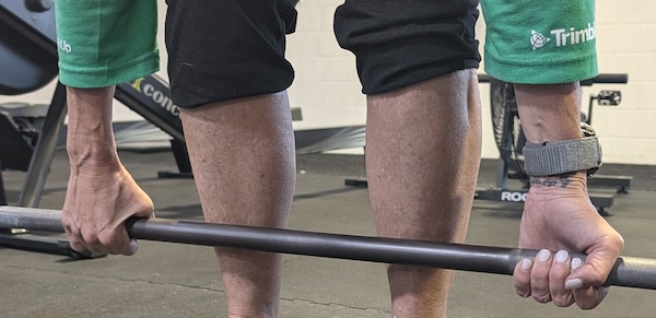 image of mixed grip on deadlift